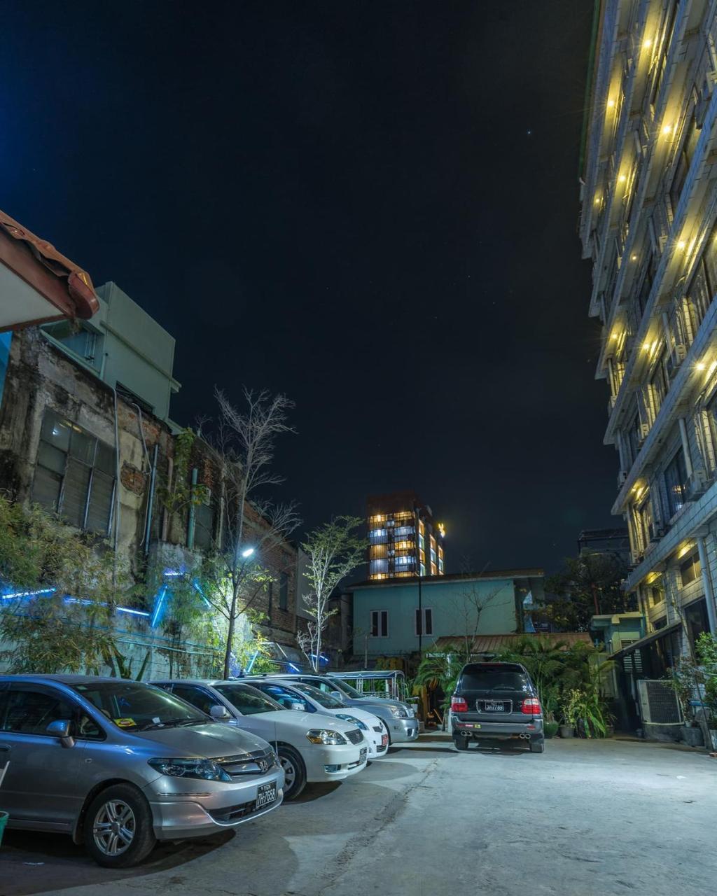 Sunrise Hotel Мандалей Екстериор снимка